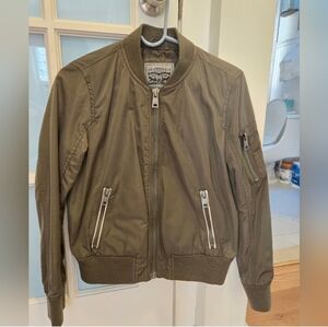 Levi's Straus Olive Green Women's Bomber Jacket, Size Small.